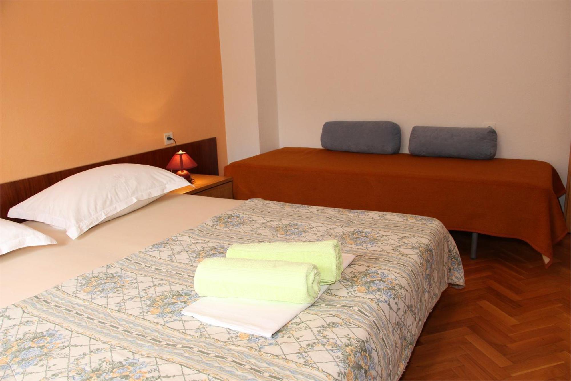 Mirjana F Apartaments Baška Eksteriør bilde